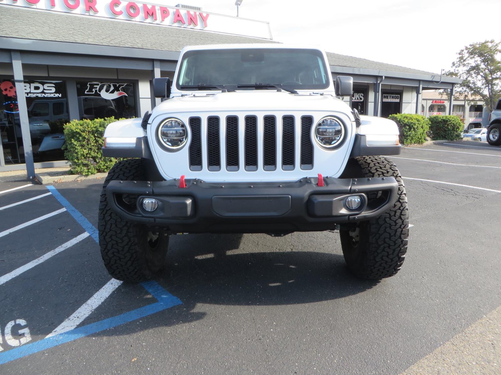 2021 White /BLACK Jeep Wrangler Unlimited Rubicon (1C4HJXFN6MW) with an 2.0L L4 DOHC 16V TURBO engine, automatic transmission, located at 2630 Grass Valley Highway, Auburn, CA, 95603, (530) 508-5100, 38.937893, -121.095482 - Photo #1
